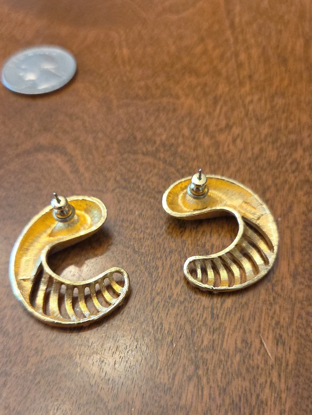 Vtg Trifari -Elegant Gold Earrings with Crystal Accents